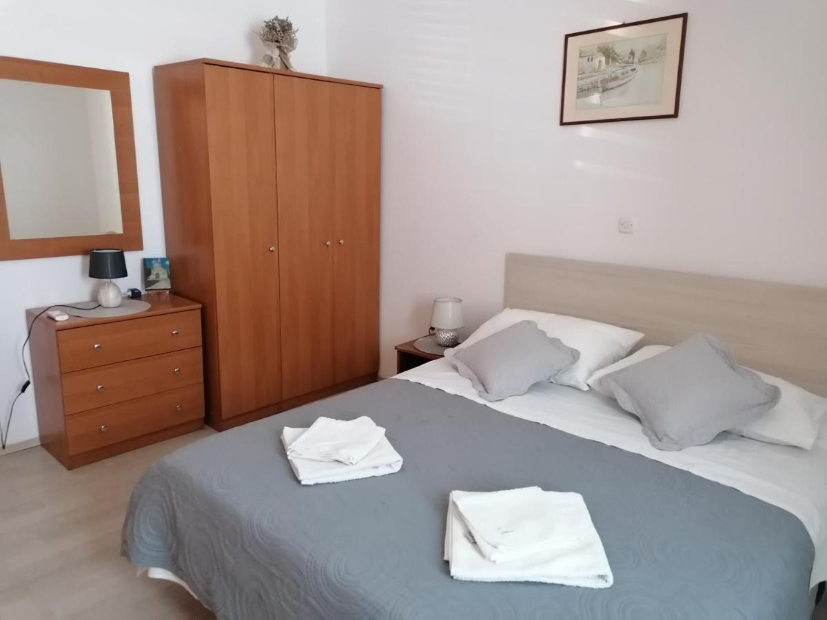 Apartmani Rija 3 Паг Екстериор снимка