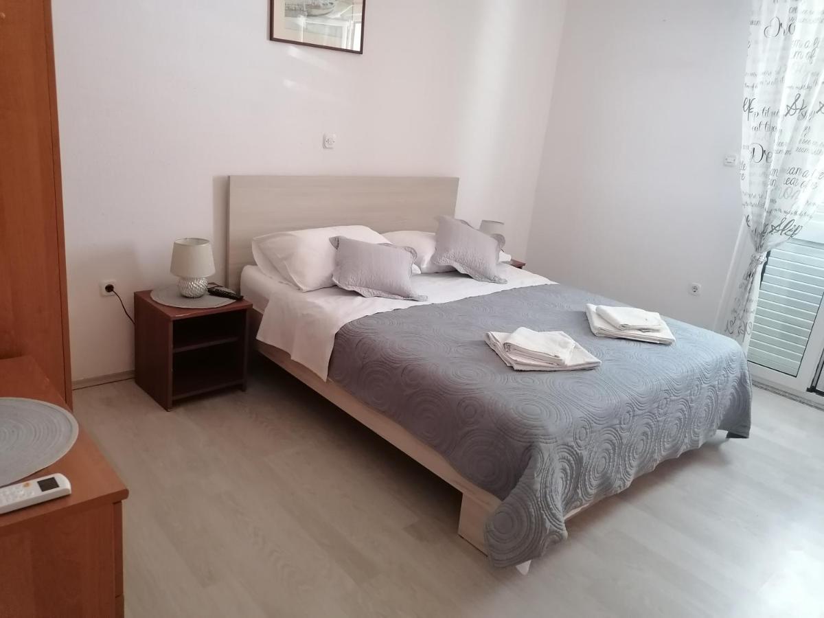 Apartmani Rija 3 Паг Екстериор снимка