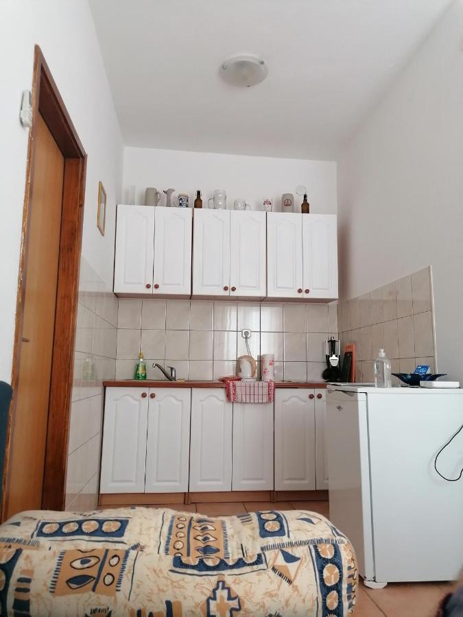 Apartmani Rija 3 Паг Екстериор снимка
