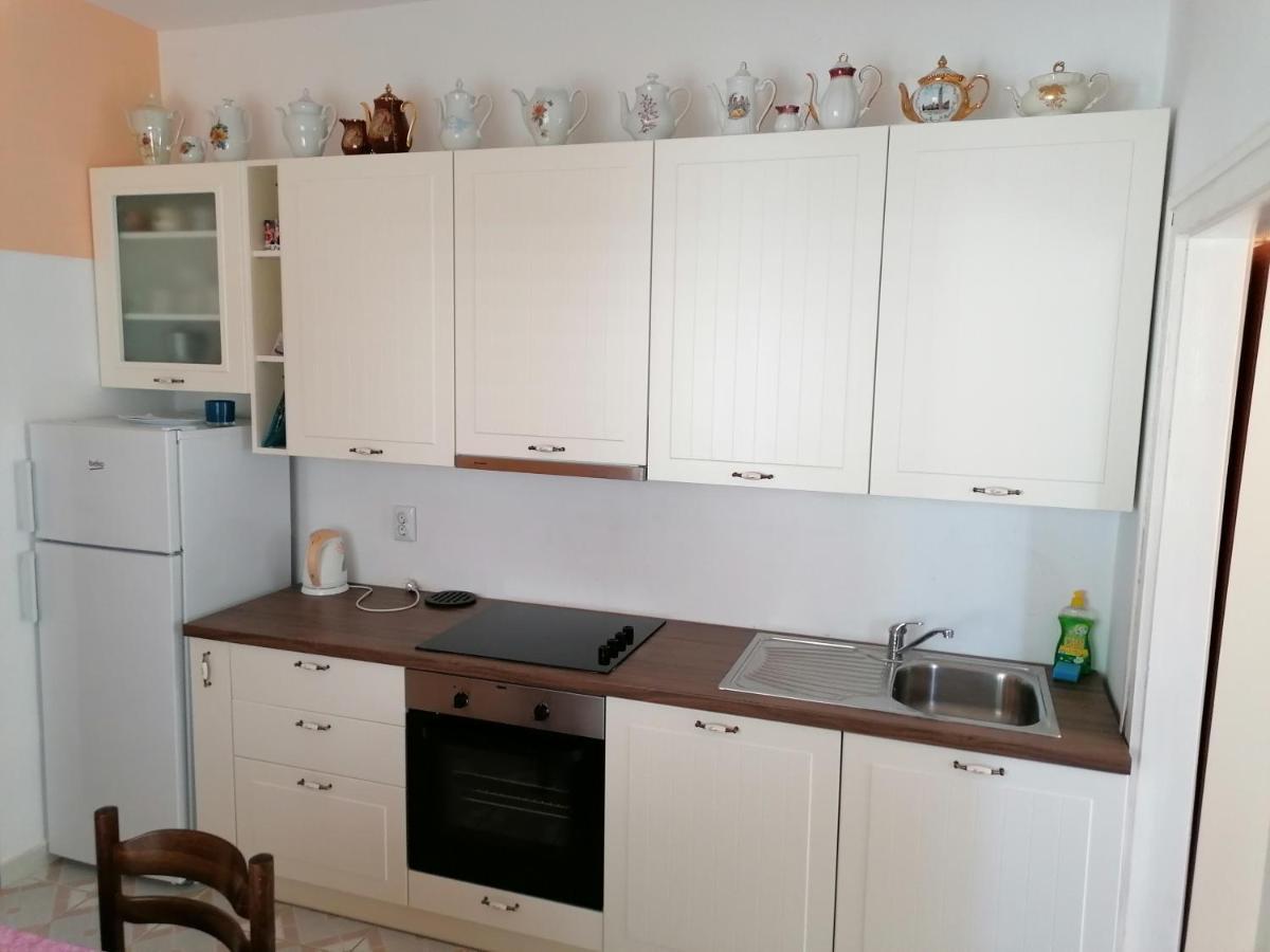 Apartmani Rija 3 Паг Екстериор снимка