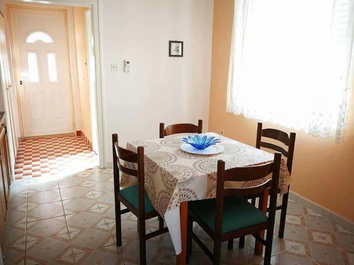 Apartmani Rija 3 Паг Екстериор снимка