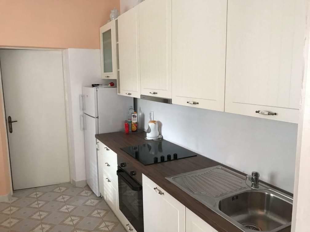 Apartmani Rija 3 Паг Екстериор снимка