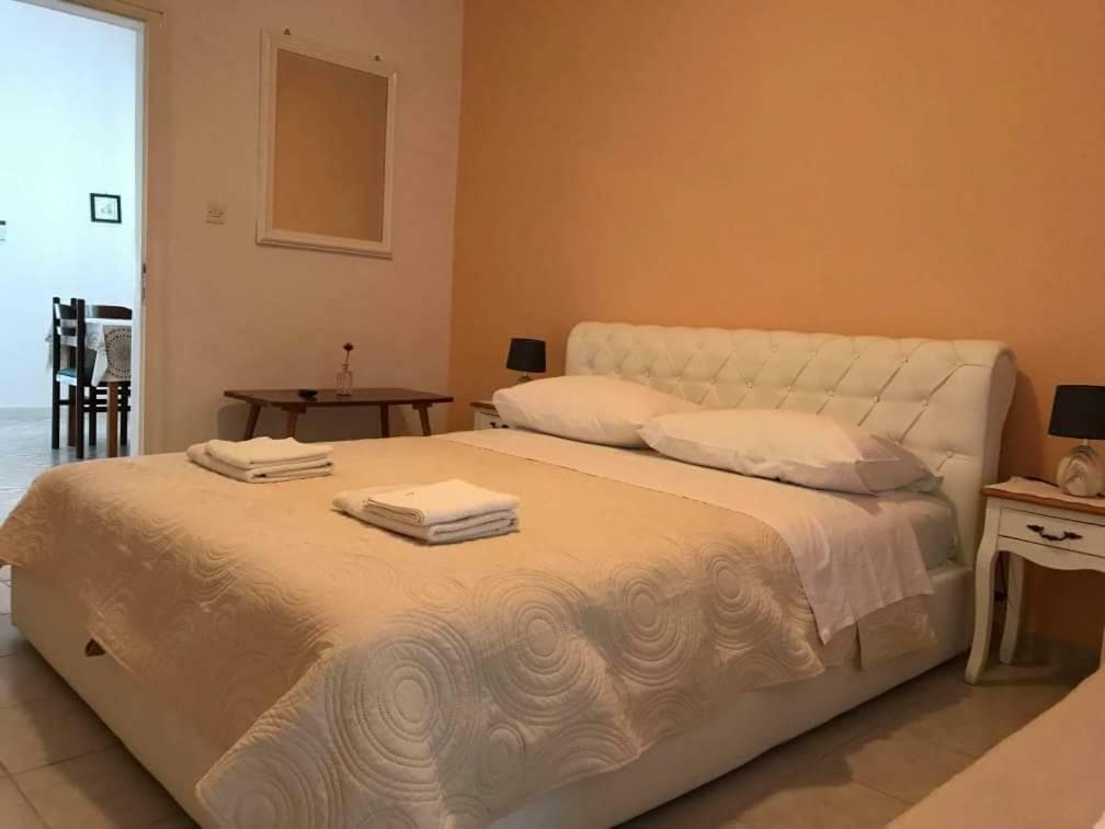 Apartmani Rija 3 Паг Екстериор снимка