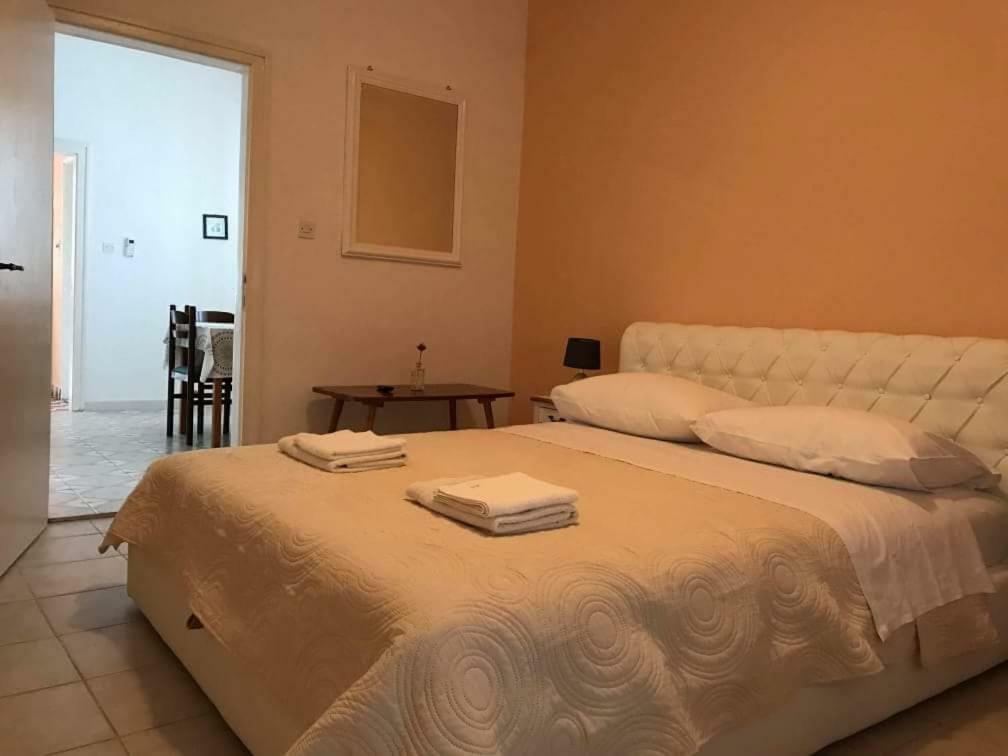 Apartmani Rija 3 Паг Екстериор снимка